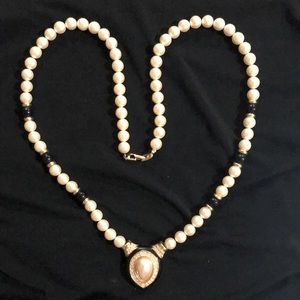 Napier signed Vintage faux pearl black bead necklace